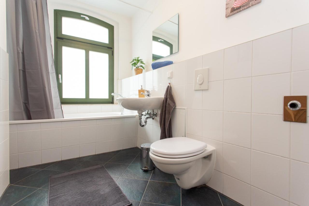 Fullhouse - Halle - R6 Apartments - Smarttv - Nespresso Bagian luar foto
