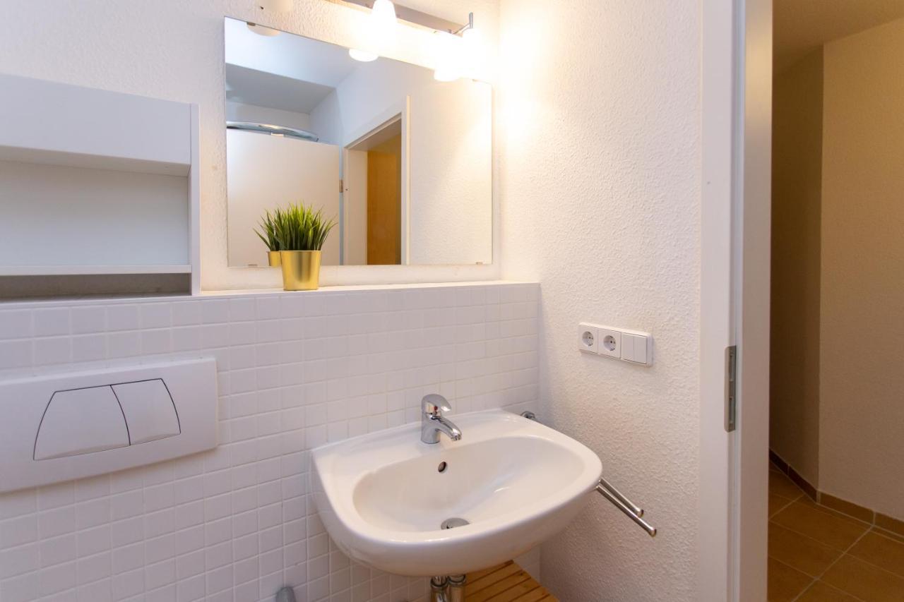 Fullhouse - Halle - R6 Apartments - Smarttv - Nespresso Bagian luar foto