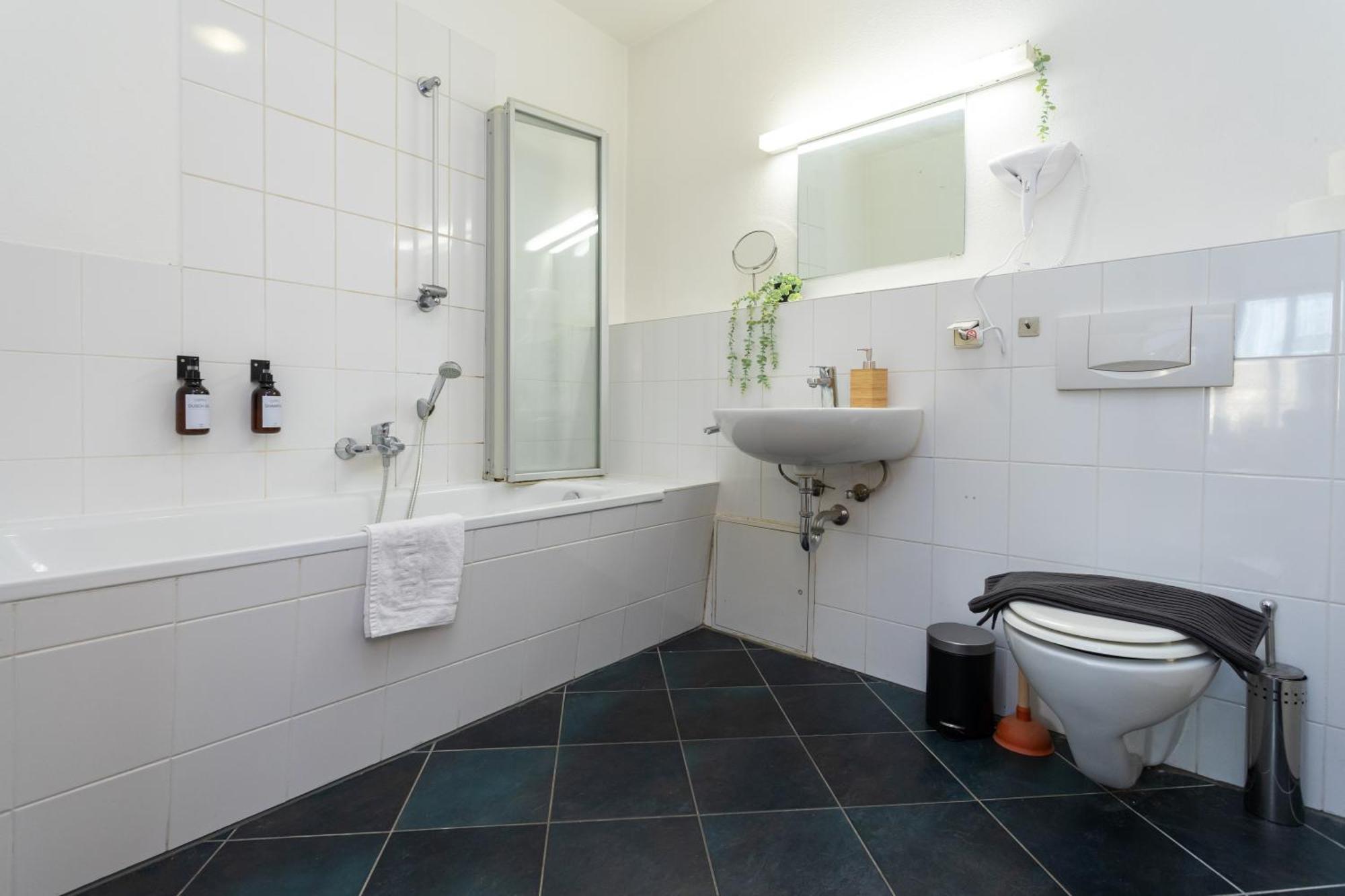 Fullhouse - Halle - R6 Apartments - Smarttv - Nespresso Bagian luar foto