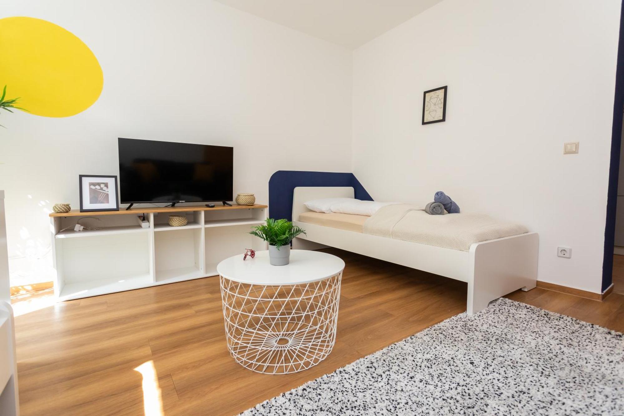 Fullhouse - Halle - R6 Apartments - Smarttv - Nespresso Bagian luar foto